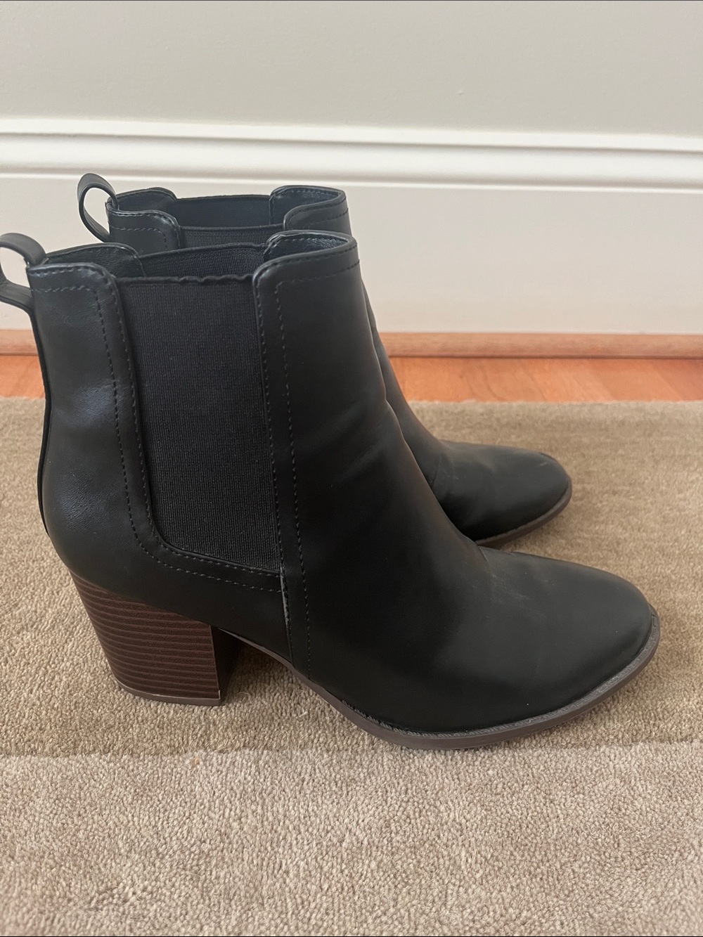 LOFT outlet Black synthetic upper Chelsea Ankle Boots with Block Heel